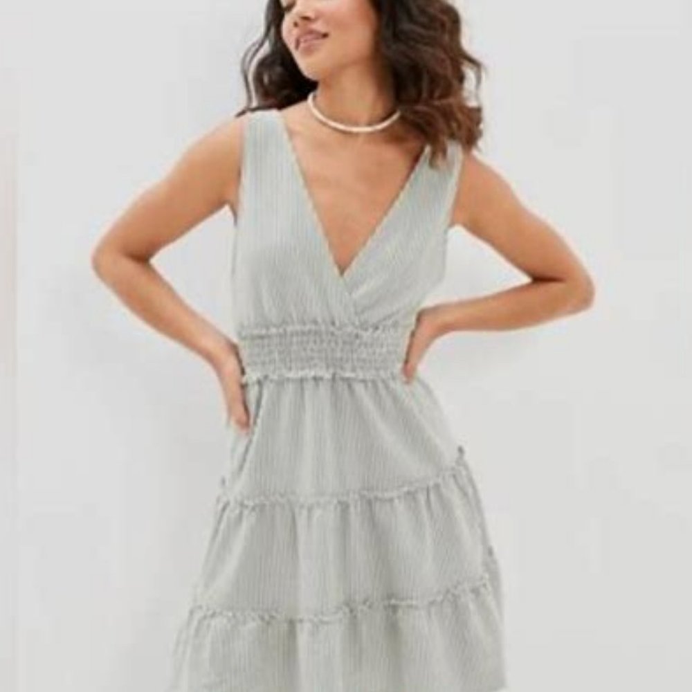 NWT American Eagle Deep V-Neck Sage and Cream Striped Sleeveless Dress Size M